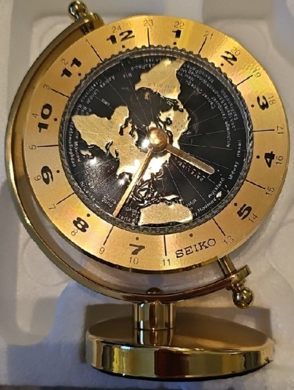 Seiko World Time Desk Clock - Picture 2 of 7